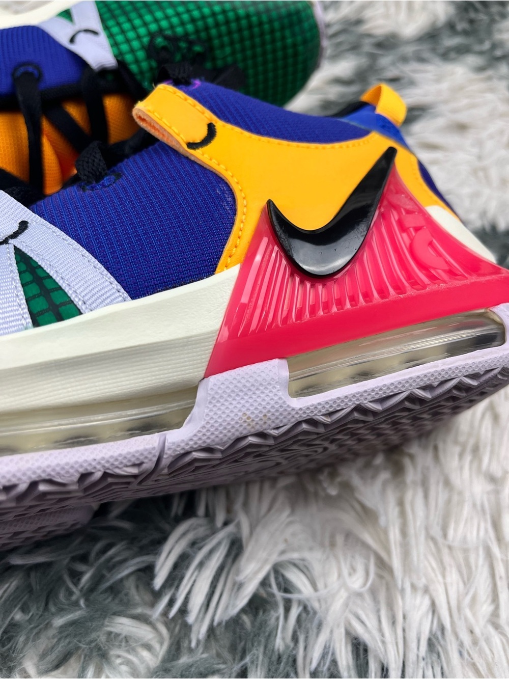 Nike LeBron Witness 7 Kids Mid Multi-Color Sneakers FQ8170-585 Size 5Y - Picture 9 of 15